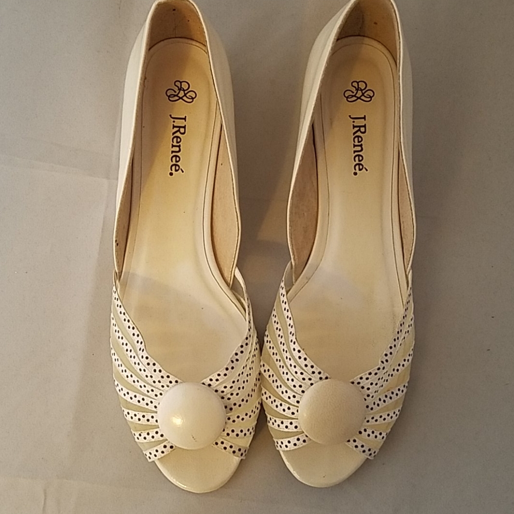 J Renee Off White Low Heel Shoes Size 12M Aspen